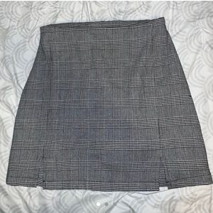 Brandy melville mini skirt!